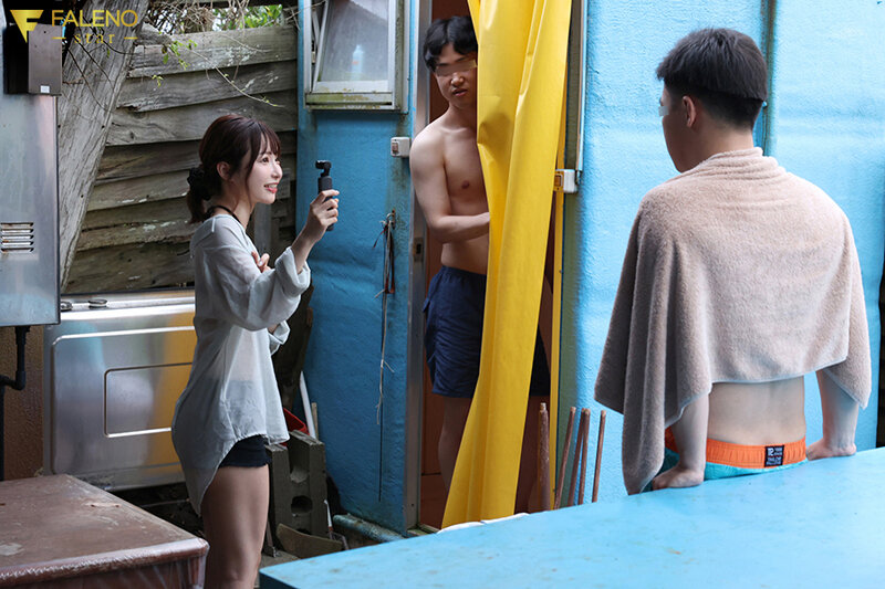 真夏のビーチで捕まえた性欲旺盛ボーイズを笑顔でヌキまくる乱痴気Summer逆ナンSEX 天使もえ - サンプル画像 - 4