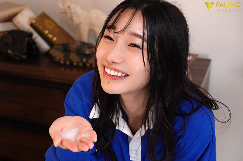 「私のフェラの方が気持ちいいよ…」彼女ができた僕に嫉妬した女先輩のねっとりフェラチオが本当に本当にスゴ過ぎて… 三葉ちはる - サンプル画像 - 8