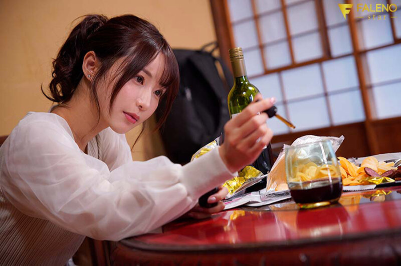 「私と一緒にキメようよ…」人妻からの甘い誘いに乗せられて田舎に伝わる秘伝の媚薬で互いに高まる禁断セックス 天使もえ - サンプル画像 - 1