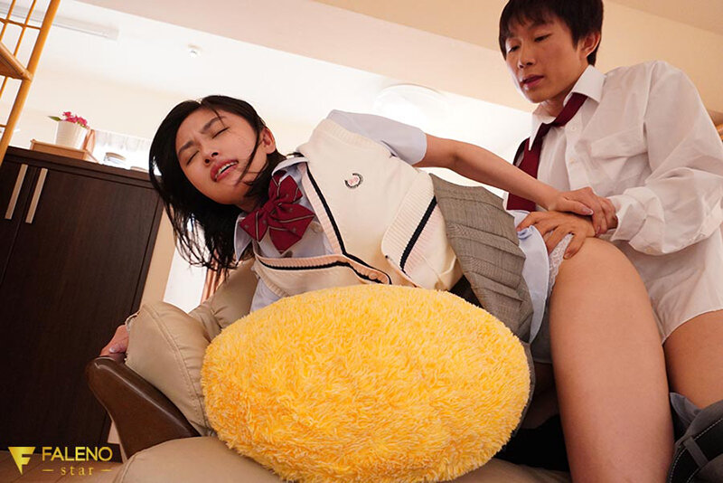 お姉ちゃんの無防備な誘惑に負けて即ハメしたら豹変！ 誘惑パンチラ全力アピールで勃起させられまくったボク。 五十嵐なつ - サンプル画像 - 2