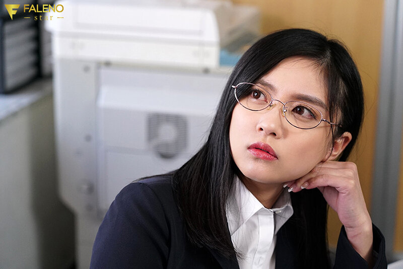 生意気な女上司に睨まれながら●す！ イッてもヤメない逆ギレ○プ 五十嵐なつ - サンプル画像 - 1