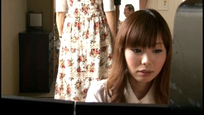 家族にバレないように兄貴の嫁とやっちゃった俺 - サンプル画像 - 1