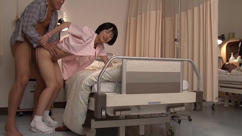 夜勤中に居眠りしている看護師を夜●いしちゃった俺 4 - サンプル画像 - 20