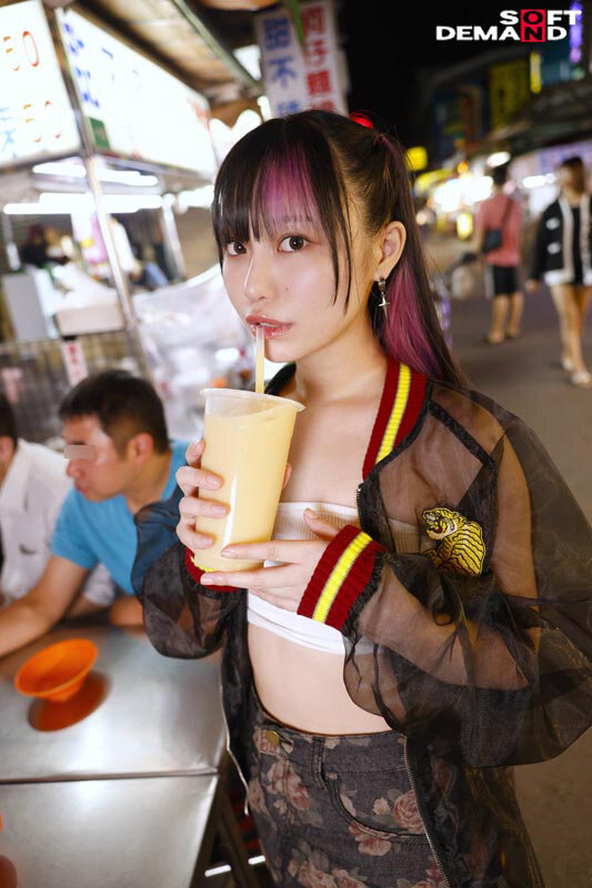 台湾メスガキインフルエンサー 齋齋いつき 中出し解禁。日本のオジに囲まれ8P超乱交。 - サンプル画像 - 2