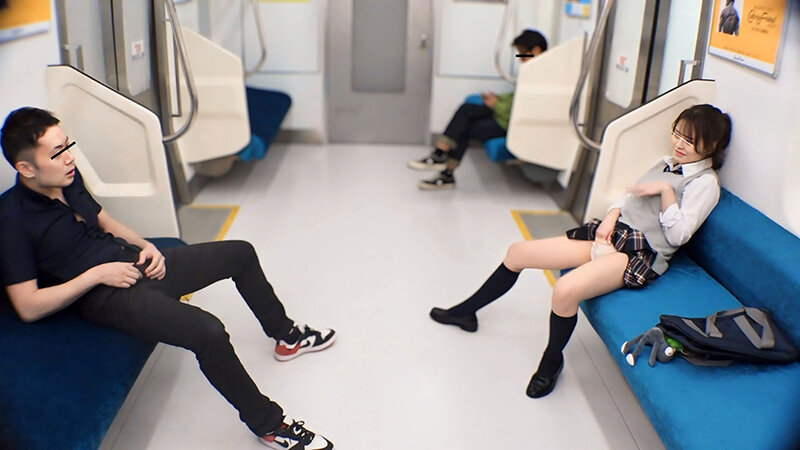 【挑発！！淫乱美人巨乳ゆめちゃん（仮名）】FALENO変態特急！！車内でパンティを見せつけボクヲ挑発する変態女子〇生。我慢できずヤって？ヤラれて？しまいました。 - サンプル画像 - 3