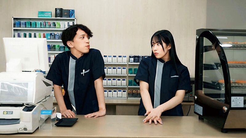 コンビニのバックヤードでセックスをするのが好きな彼女は不倫をしていた。二羽紗愛 - サンプル画像 - 2