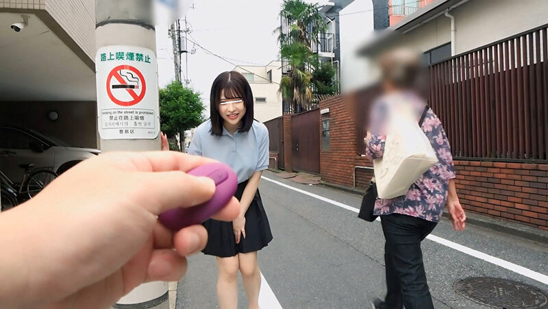 性に興味津々の素人娘たちにリモコンバイブを装着させてお散歩開始？大通り沿い、住宅街で執拗にイタズラして体が火照りきったところを美味しく頂いちゃいます♪ - サンプル画像 - 8