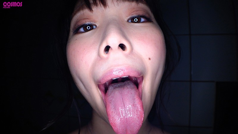 「若いコのおちんちんをしゃぶりたい！」旦那より年下のチ○コを下品な舌使いで嬉しそうに味わうフェラチオ大好きむっつりどすけべ妻こづえさん - サンプル画像 - 14