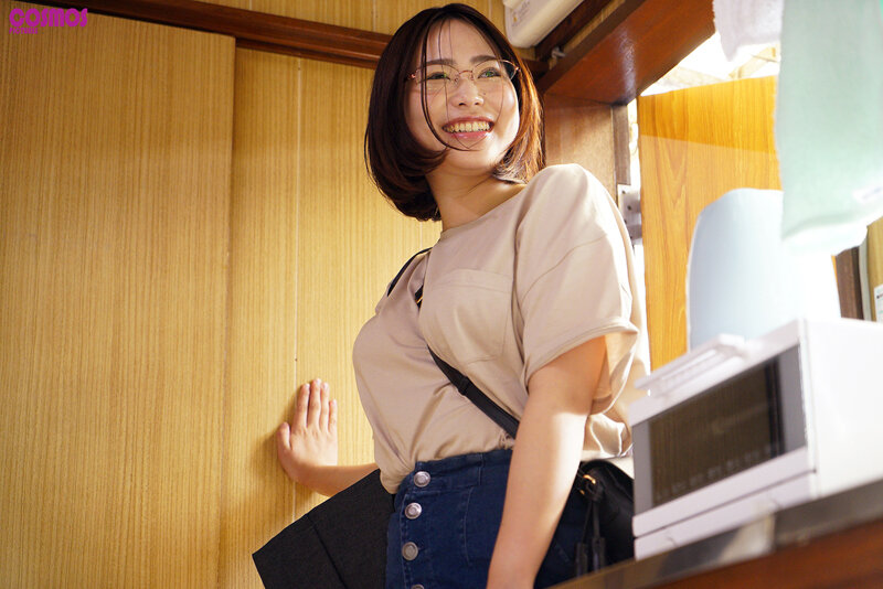 素人妻が一般大学生の自宅にコンドーム1つ渡され一泊 一度のゴム姦では満足できず宿泊中2度もガチ中出しを許してしまう 騎乗位で天然柔乳が揺れるGカップ眼鏡妻 めぐみさん29歳 - サンプル画像 - 2