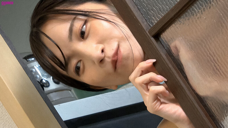 素人妻が一般大学生の自宅にコンドーム1つ渡され一泊一度のゴム姦では満足できず宿泊中2度もガチ中出しを許してしまう騎乗位で巨乳揺らす淫靡妻 まゆみさん 32歳 - サンプル画像 - 10