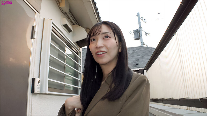 素人妻が一般大学生の自宅にコンドーム1つ渡され一泊一度のゴム姦では満足できず宿泊中2度もガチ中出しを許してしまう騎乗位で巨乳揺らす淫靡妻 まゆみさん 32歳 - サンプル画像 - 2