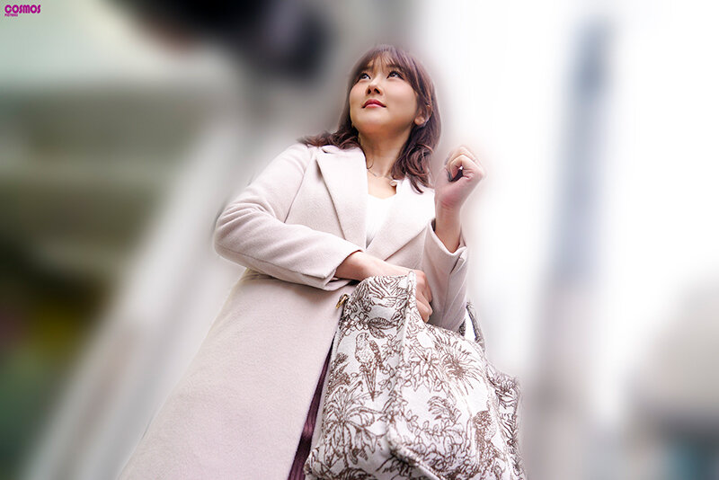 素人妻が一般大学生の自宅にコンドーム1つ渡され一泊一度のゴム姦では満足できず宿泊中2度もガチ中出しを許してしまう騎乗位でじっくり搾りつくす美人妻 きょうこさん 38歳 - サンプル画像 - 1