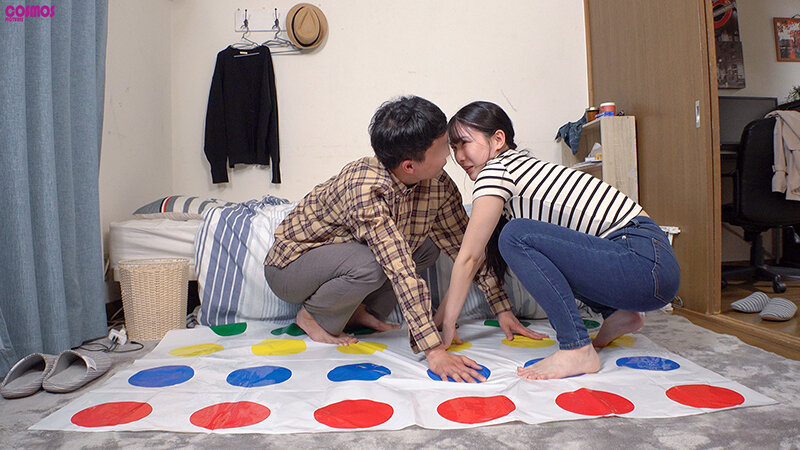 素人妻が一般大学生の自宅にコンドーム1つ渡され一泊一度のゴム姦では満足できず宿泊中2度もガチ中出しを許してしまう 激しい騎乗位で色白柔尻を揺らす発情妻 ひかりさん 32歳 - サンプル画像 - 2