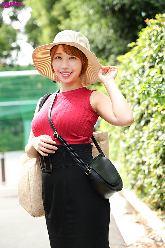 素人妻が一般大学生の自宅にコンドーム1つ渡され一泊一度のゴム姦では満足できず宿泊中2度もガチ中出しを許してしまう 騎乗位でGカップ乳を揺らす軟乳妻 りほさん29歳 - サンプル画像 - 1