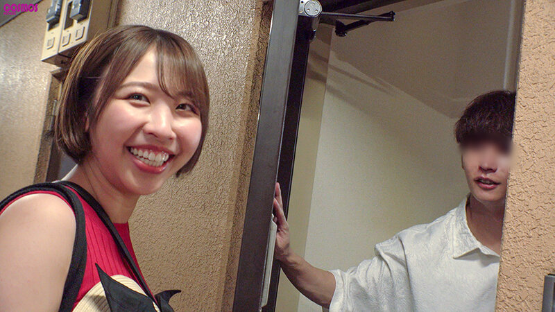 素人妻が一般大学生の自宅にコンドーム1つ渡され一泊一度のゴム姦では満足できず宿泊中2度もガチ中出しを許してしまう 騎乗位でGカップ乳を揺らす軟乳妻 りほさん29歳 - サンプル画像 - 2