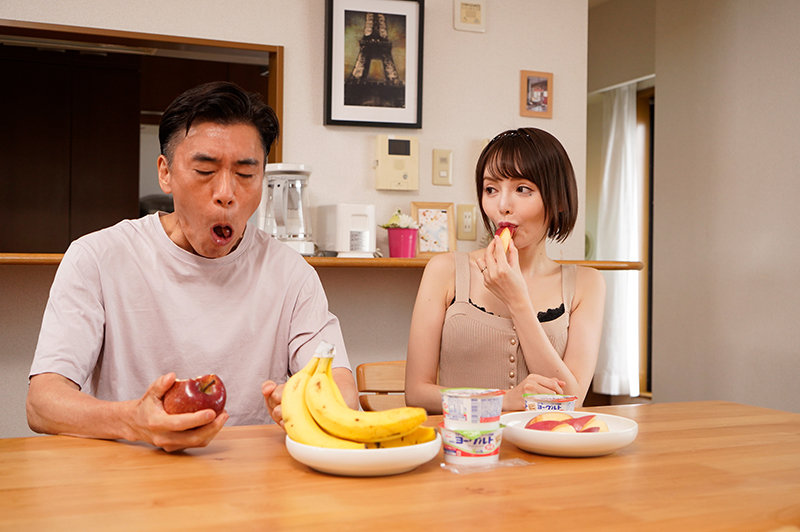 見た目クールな美人妻 中身は気の良い嫁で男家族に快楽と喜びを与えるエッチ大好き大当たり若妻で義父も喜ぶ 広瀬りおな - サンプル画像 - 3