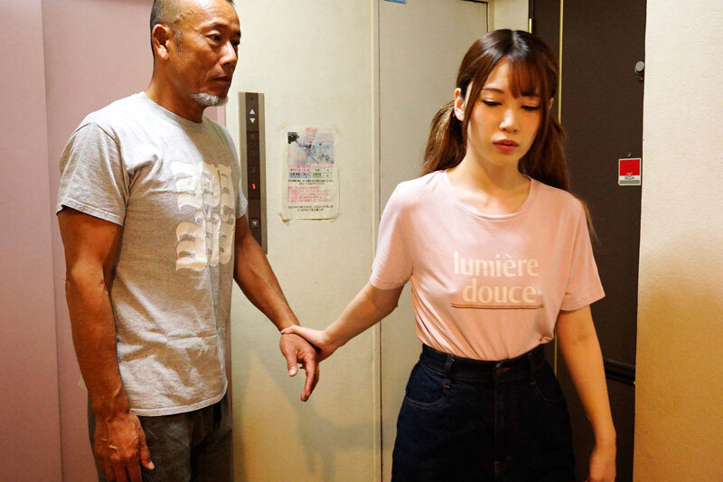 オジサンは私の事、必要としてくれる？隣でいつも留守番しているウブロリ娘がまさかのノーブラ乳首ポッチで誘惑！ - サンプル画像 - 10