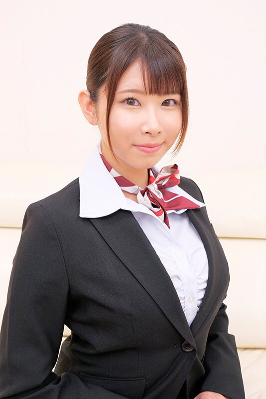 航空会社勤務の現職キャビンアテンダントさん女性経験無しのシャイな童貞の悩みを解決してもらえませんか？フル勃起した童貞チ○ポにフライト帰りでムラムラしてるCAさんが赤面発情！？ - サンプル画像 - 9