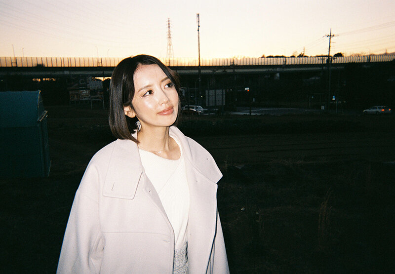 昔3-4回肉体関係を持った同僚の美咲かんなに3年ぶりに誘われて…1日限定の火遊び不倫デートで何度もゴックンと中出しをした - サンプル画像 - 1