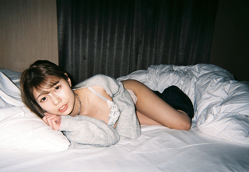 悩み相談くらいの関係だった同じ部署の子持ちシングルマザー渋谷なつに朝イチから誘われて…寂しさを埋めるようにラブホ不倫で何度も中出しと精飲をした - サンプル画像 - 1