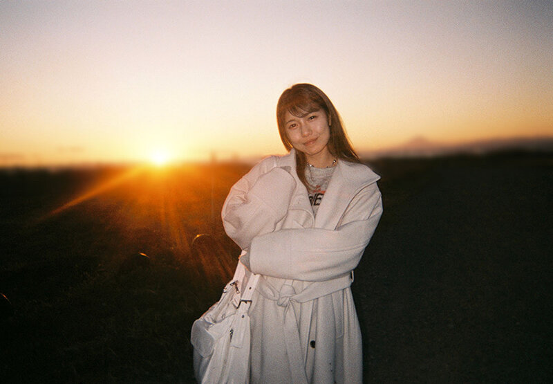 悩み相談くらいの関係だった同じ部署の子持ちシングルマザー渋谷なつに朝イチから誘われて…寂しさを埋めるようにラブホ不倫で何度も中出しと精飲をした - サンプル画像 - 2