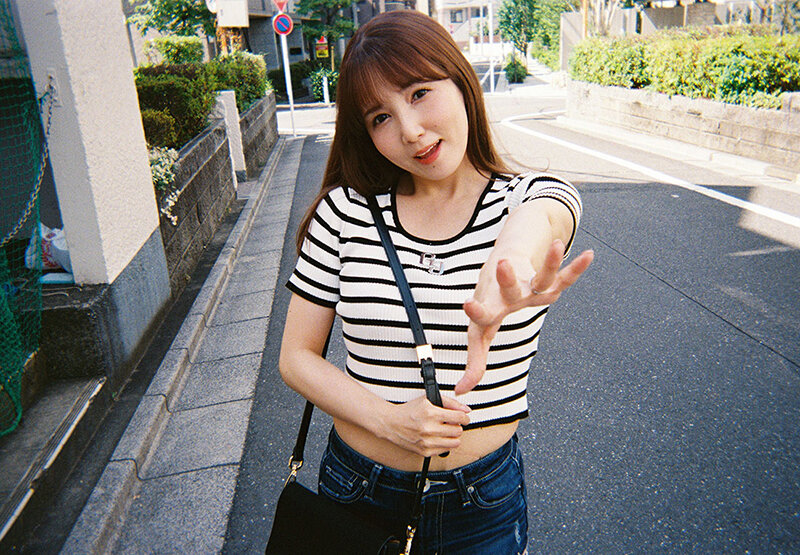 自宅で潮吹きしたくないからラブホで思いっきり潮吹きしたい！人妻セフレ友田彩也香と夜から朝にかけて1泊2日のイチャびちゃ不倫デート - サンプル画像 - 4