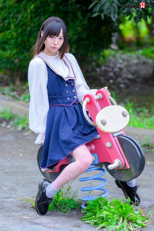 童顔スレンダー微乳の不思議ちゃん？サブカル系ドM公務員 捧いのり AV DEBUT - サンプル画像 - 3