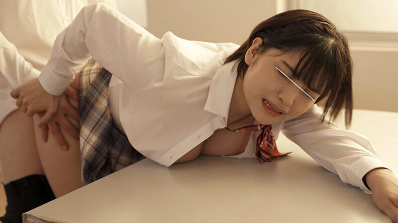 「静かに動いてくださいね？」あざと可愛い部活の後輩達が休み時間や部活中に僕のところにやってきて溺愛の密着アピ！イチャつくフリしてスカートの中で こっそりチ○ポ生ハメ。周りにバレるわけにもいかず、押し寄せる快楽に決して変な声を出すこともできない状況でイキま… - サンプル画像 - 12