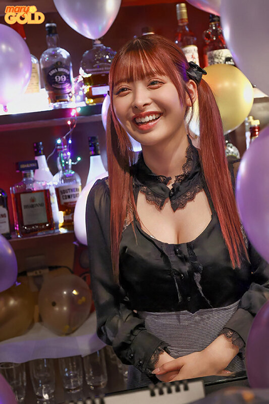 おねだりの天才！ 都内で働く可愛すぎる超人気コンカフェ嬢が奇跡のAV出演！ 何度もおねだりされて合計7発！ AV DEBUT 瀧本くるみ - サンプル画像 - 1