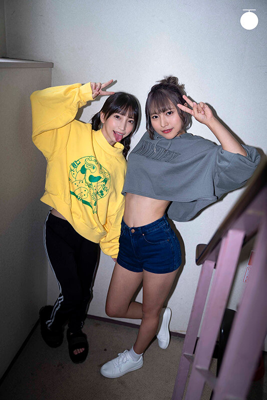 ハメ撮りレズH ボンビーガールな大学生！「アタシと…ちょっとエッチな配信してみない？」生活費と親友のココロを手に入れる方法 冬愛ことね 北城希 - サンプル画像 - 1