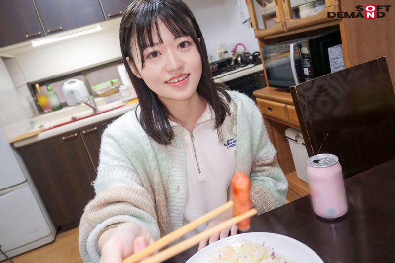 前回の撮影で処女喪失してから1ヶ月「セックスで気持ち良くなってみたい」と再出演！緊張しっぱなしの初デートに密着！リラックスできるよう2人きりにしてみたらいちゃいちゃエッチにハマっちゃったみたいです 小森はるき（21） - サンプル画像 - 12