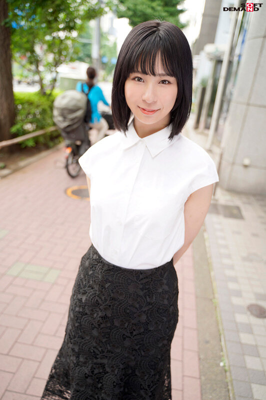 【初撮り】某WEBマガジンの美人ライター 露出癖あり野ションまでしちゃう逸材 拘束プレイに興味がありいつか自分で企画・監督したAVを作ってみたい野望をもつ変態系文学女子 あかり 22歳 渋谷あかり - サンプル画像 - 2