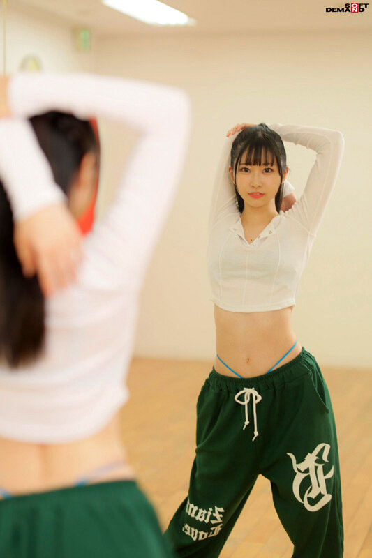 【初撮り】エロくびれ尻な関西弁ダンス講師 ヤバすぎる腰振り騎乗位...清楚に見えてチ〇ポ挿入で肉食系に変貌するスタイル抜群なスレンダー美女 軟体を活かしたくねくね腰使いドスケベセックスでドS女子がイキ乱れる めあ・21歳 天美めあ - サンプル画像 - 19
