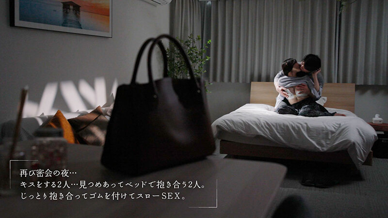 旦那が近くにいるのにクチに出された精子を不意打ちゴックンした奥様は不倫記念と言って会う度に精子を飲んでくれるようになりました 森沢かな - サンプル画像 - 8