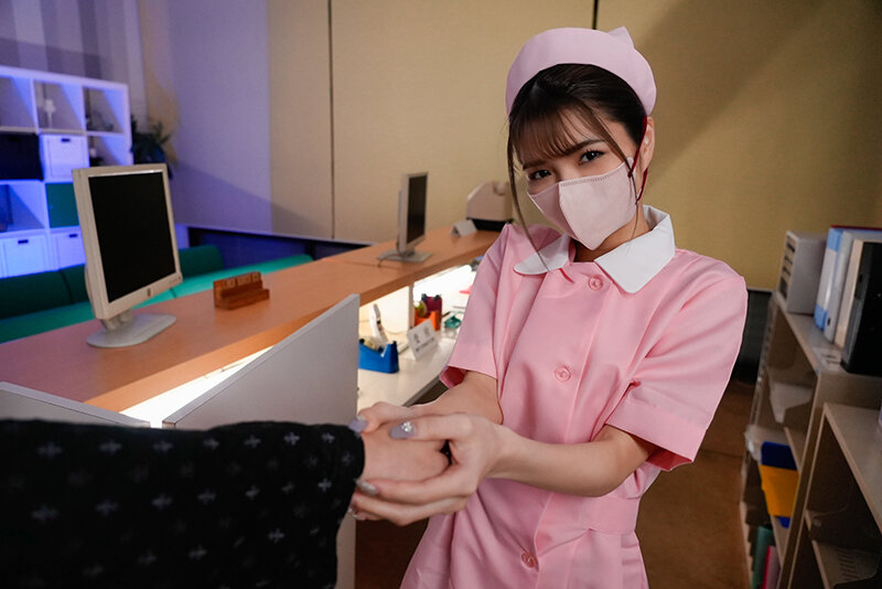 接吻狂いナースの深夜巡回マスクでむれむれ匂い立つ舌と唾液でベロキス痴療 倉本すみれ - サンプル画像 - 10