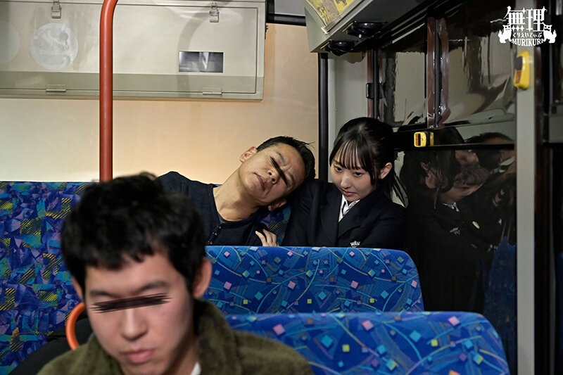 大量ぶっかけ路上凌● 痴●バスに計画乗車させられた美顔J〇が精液ぐちゃドロ羞恥下校 - サンプル画像 - 9