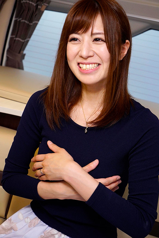 上品な奥様を精飲ナンパ 青山編 30過ぎて真面目な素人妻が初ごっくん ゆうこさん37歳 かずこさん31歳 なつみさん31歳 - サンプル画像 - 1
