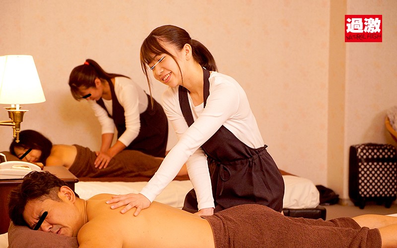 妻がいる至近距離で平然とマッサージしながらこっそりチ○ポを挿入し腰振り騎乗位で中出しまでさせるエステティシャン - サンプル画像 - 14