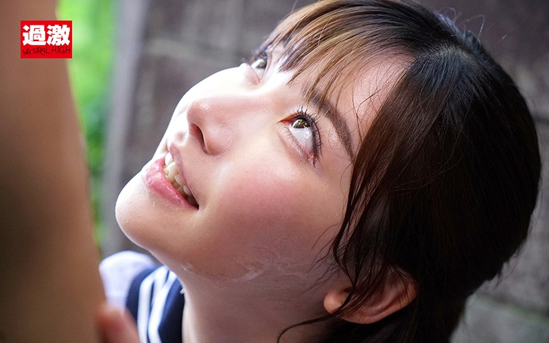 こんな野外で？！顔射後も止めない突然の笑顔しゃぶりで連続2回おねだり女子○生SP 深田えいみ - サンプル画像 - 13