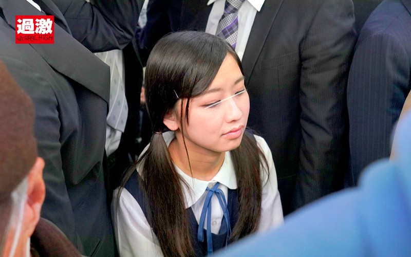 ちっちゃな女の子を囲んでネチネチ痴●する卑劣巨漢集団 - サンプル画像 - 1