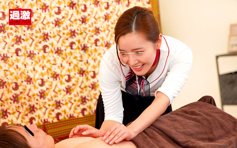 妻がいる至近距離で平然とマッサージしながらこっそりチ○ポを挿入し腰振り騎乗位で中出しまでさせるエステティシャン4 - サンプル画像 - 2