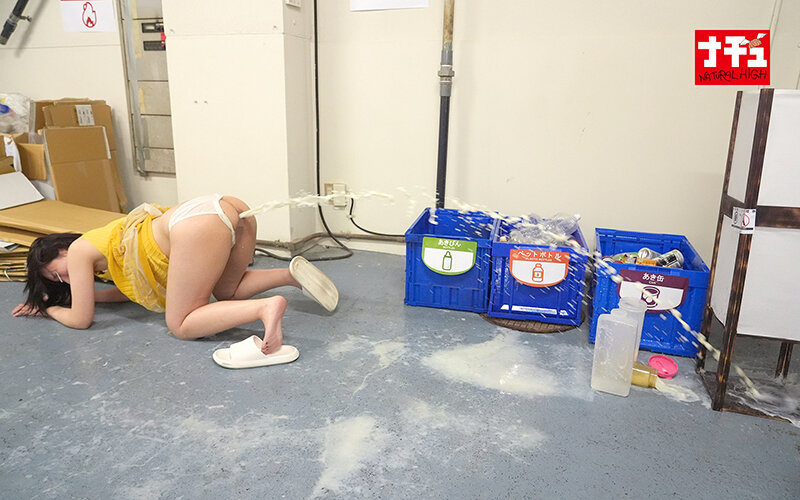 同じマンションに住む無防備な透けパン美尻女に浣腸をぶち込んだら我慢できず着衣噴射2 - サンプル画像 - 7