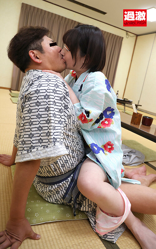 温泉客が居ても浴衣の中の抱っこSEXで挿入して逃がさず何発も膣射させる痴女っこ2 - サンプル画像 - 17