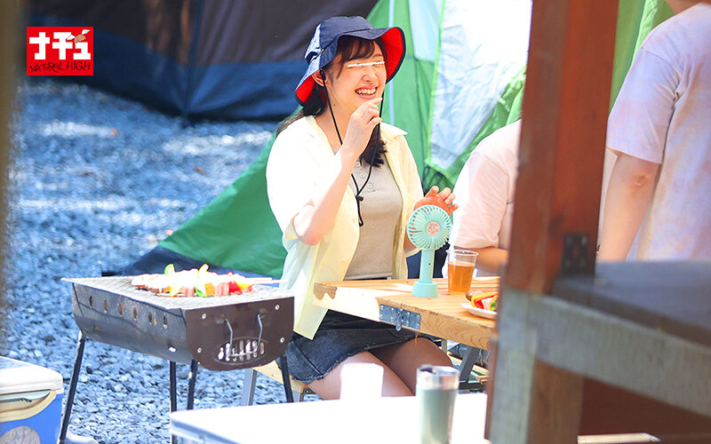 キャンプ場全裸放流～浮かれた巨乳女を追い剥ぎ野外羞恥～ - サンプル画像 - 3