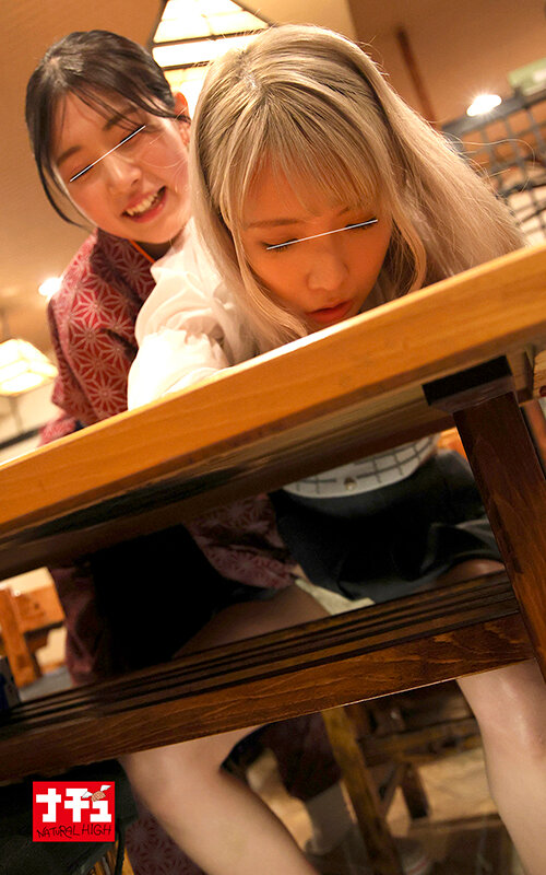 営業中の居酒屋でレズ店員にベロベロにさせられてこっそり手マンでお漏らしイキしまくる敏感女2 - サンプル画像 - 5