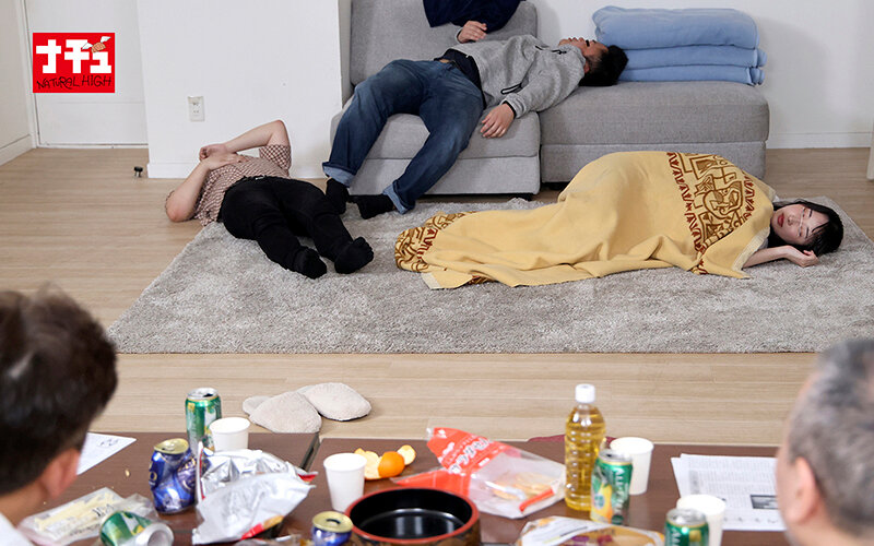 困り顔にペニスが触れる義父の69クンニの快感で欲情し思わず巨尻をクネらせ咥えてしまった美人妻 - サンプル画像 - 13