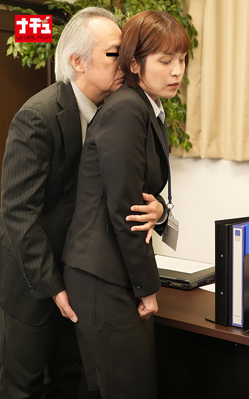 派遣切りされたくない押し弱デカ尻妻に正社員雇用をチラつかせ尻揉みセクハラをくり返す変態上司 - サンプル画像 - 17