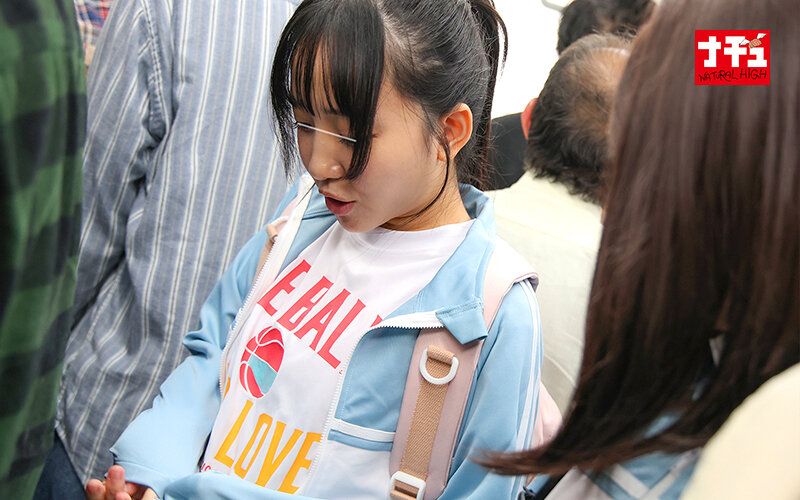 通学電車で突然ジャージをずり下げられるオマ○コ丸出し羞恥で逃げられずイカされまくるスポーツ女子 - サンプル画像 - 11