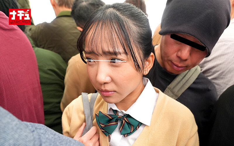 満員電車でJ系パンティにチ〇ポを滑り込ませマン肉擦りつけ射精では終わらず精子まみれのチ〇ポを挿入中出し - サンプル画像 - 3