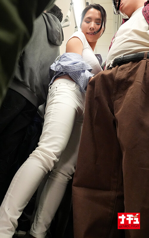 M男開発電車3 ポケット手コキで着衣内射精させる責め好きお姉さん - サンプル画像 - 16